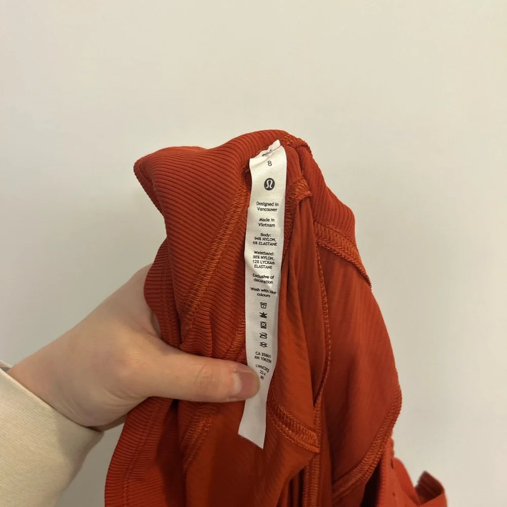NWOT Lululemon Cropped Studio Pants size 8